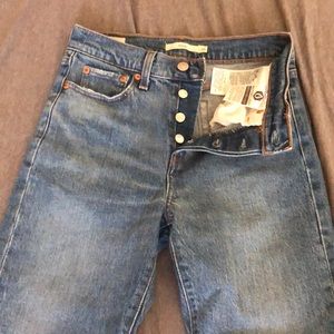 Levi’s Wedgie Fit blue jeans